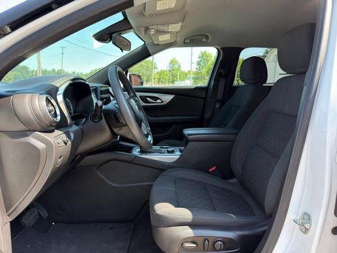 Used 2021 Chevrolet Blazer LT w/ LPO, Cargo Package FWD image 2