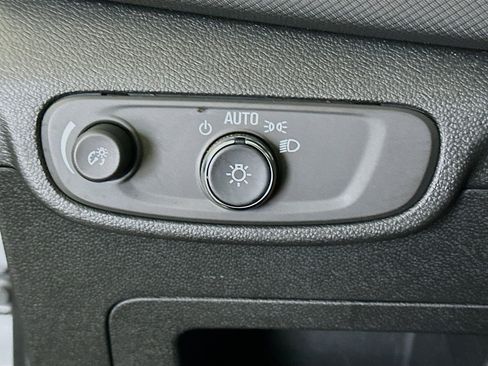 Used 2025 Chevrolet TrailBlazer LT image 16