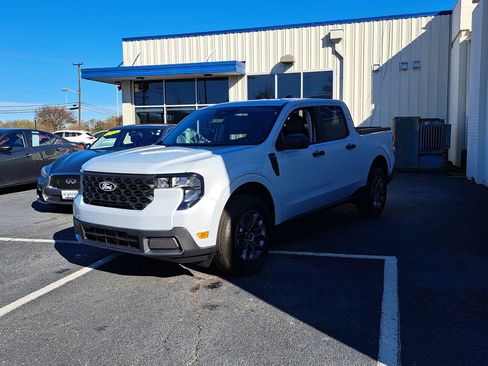 New 2026 Ford Maverick XLT image 3