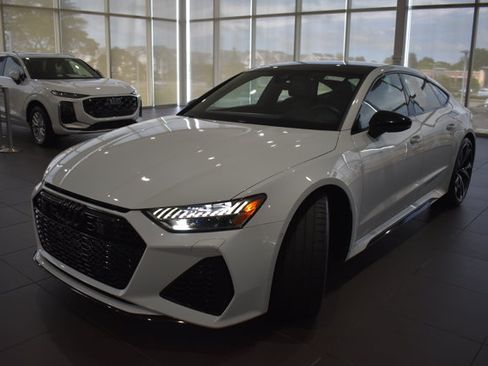 Used 2022 Audi RS 7 Sportback AWD/4WD image 3