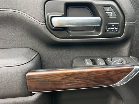 Used 2023 GMC Sierra 3500 SLT w/ Gooseneck/5TH Wheel Package image 11