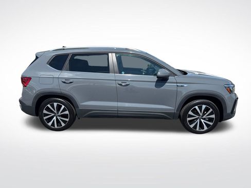 Certified 2023 Volkswagen Taos SE AWD/4WD image 7
