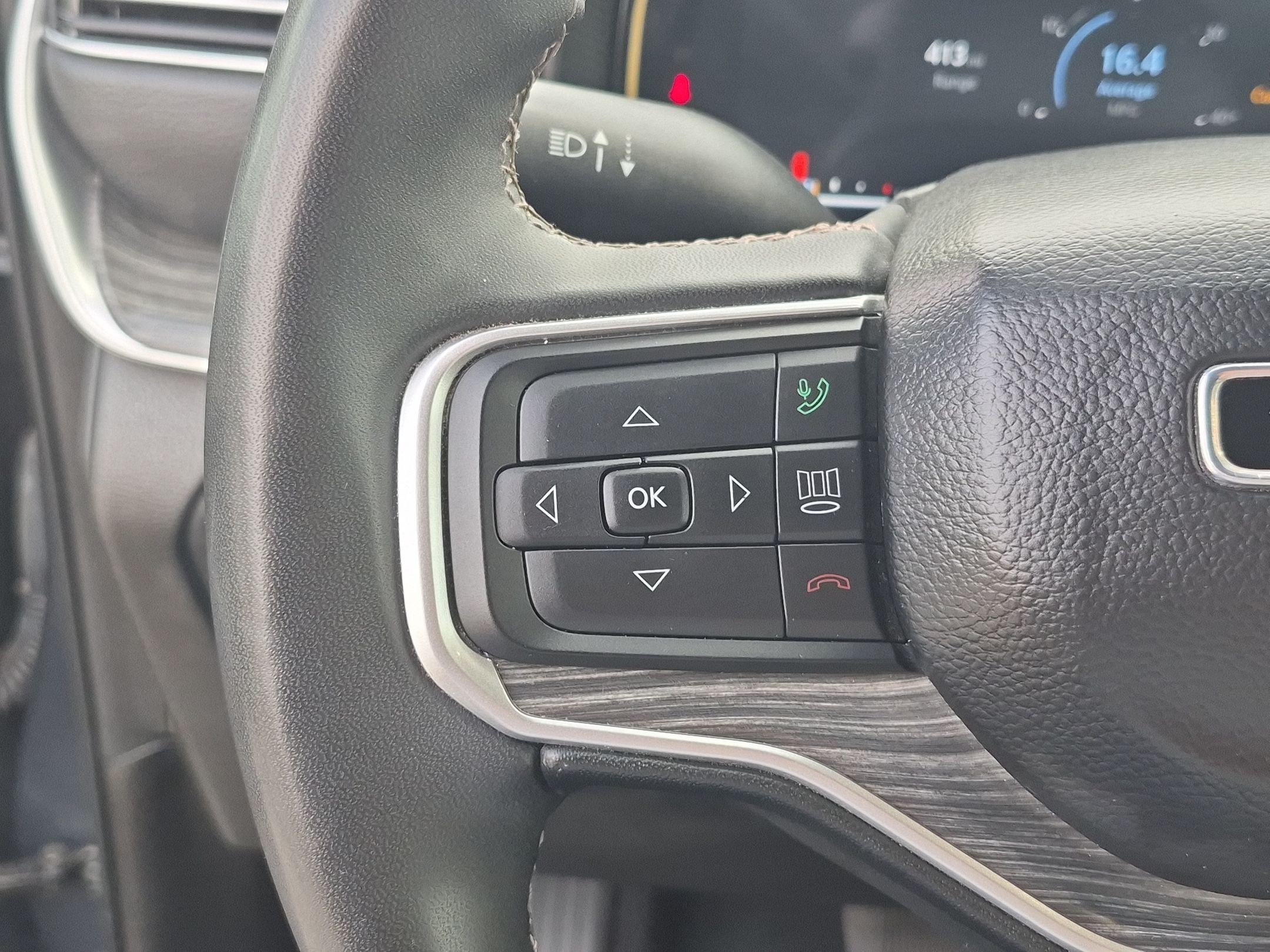 Used 2024 Jeep Wagoneer L Series II w/ Flexible Seating Group AWD/4WD image 18