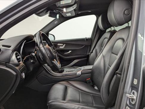 Used 2022 Mercedes-Benz GLC 300 4MATIC image 16