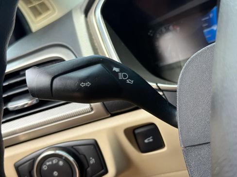 Used 2016 Ford Fusion SE FWD image 28