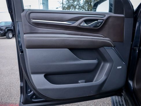 Used 2021 GMC Yukon XL Denali w/ Denali Premium Package image 21