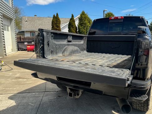 Used 2017 Chevrolet Silverado 2500 High Country w/ Duramax Plus Package image 21