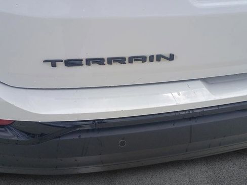 Used 2024 GMC Terrain SLE w/ Driver Convenience Package FWD image 22