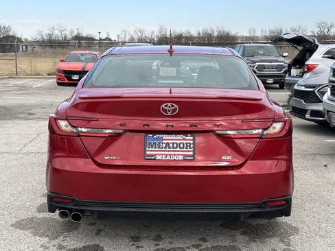 Used 2025 Toyota Camry SE image 5