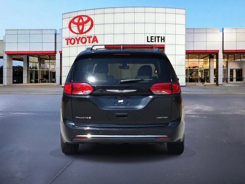 Used 2020 Chrysler Pacifica Limited image 6