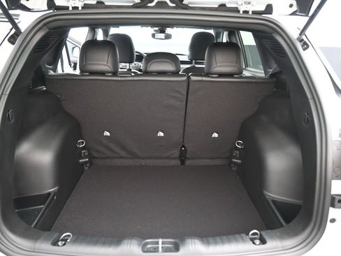 New 2026 Jeep Compass Latitude image 10