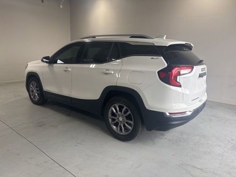 Used 2023 GMC Terrain SLT image 8