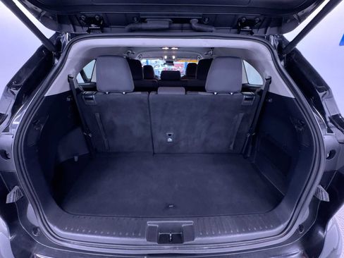Used 2025 Toyota Highlander LE FWD image 43