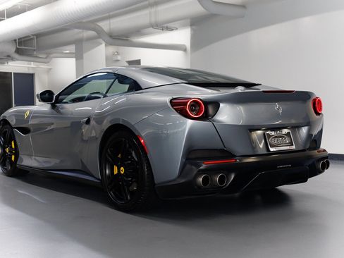 Used 2019 Ferrari Portofino RWD image 22