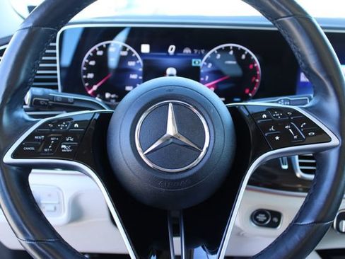 Used 2024 Mercedes-Benz GLS 450 4MATIC image 21