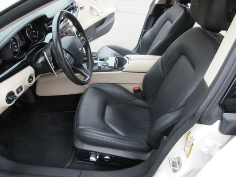 Used 2022 Maserati Quattroporte Modena image 7