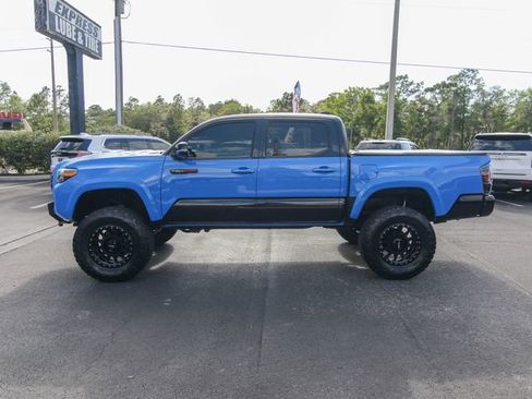 Used 2021 Toyota Tacoma TRD Sport w/ TRD Premium Sport Package AWD/4WD image 5