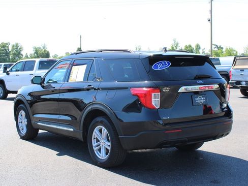 Used 2023 Ford Explorer XLT AWD/4WD image 7