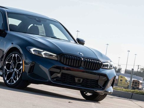 Used 2026 BMW 330i Sedan w/ M Sport Package RWD image 3