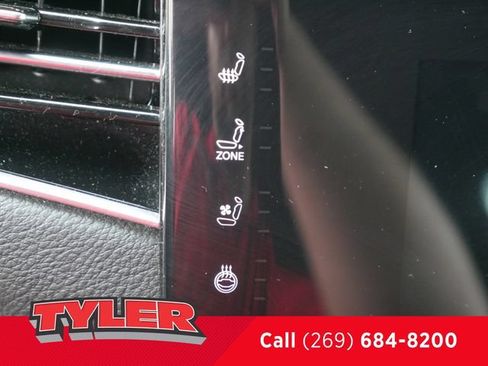 Used 2024 Jeep Wagoneer L Series II w/ Flexible Seating Group AWD/4WD image 29