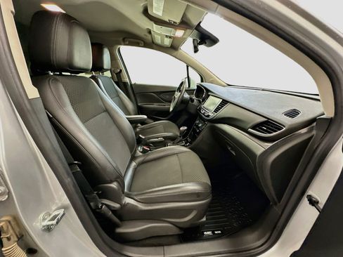 Used 2020 Buick Encore Preferred AWD/4WD image 32