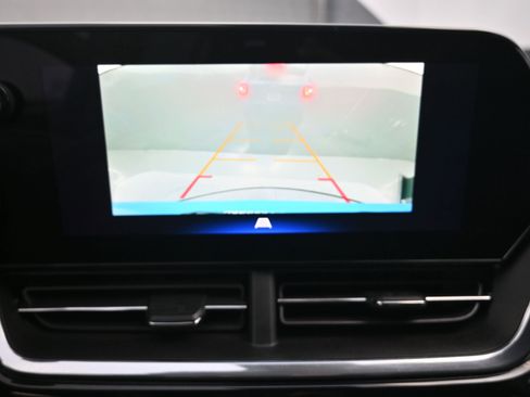 Certified 2024 Chevrolet Trax RS w/ Sunroof Package image 16