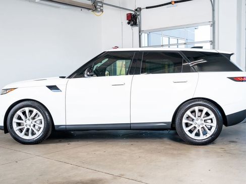 Used 2023 Land Rover Range Rover Sport SE image 8