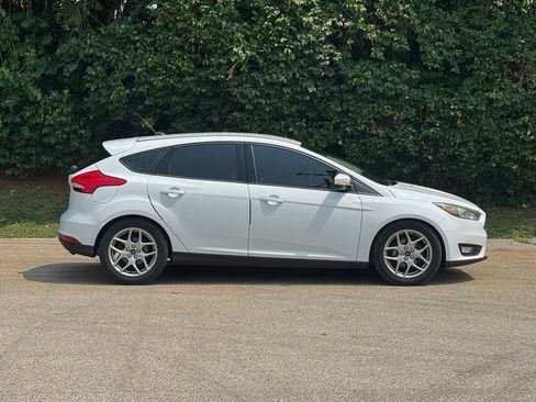 Used 2015 Ford Focus SE w/ Equipment Group 201A FWD image 4