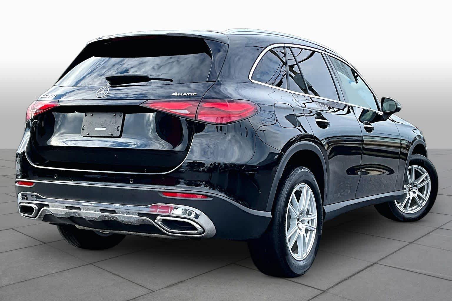 Used 2024 Mercedes-Benz GLC 300 4MATIC image 13