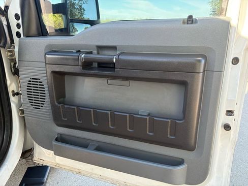 Used 2014 Ford F250 XL w/ Power Equipment Group image 34