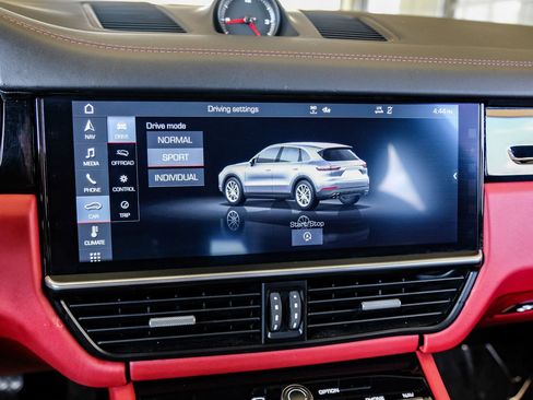 Used 2020 Porsche Cayenne AWD/4WD image 29
