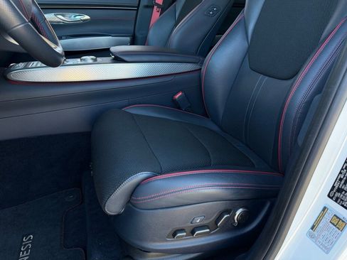 Used 2023 Genesis GV70 2.5T w/ Sport Prestige Package image 11