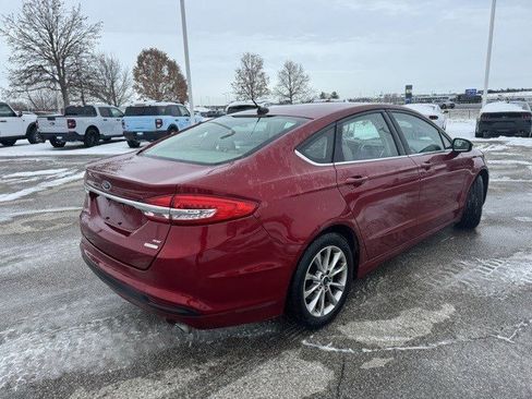 Used 2017 Ford Fusion SE image 9