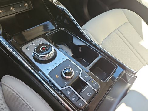 Used 2024 Kia Sorento SX Prestige image 27