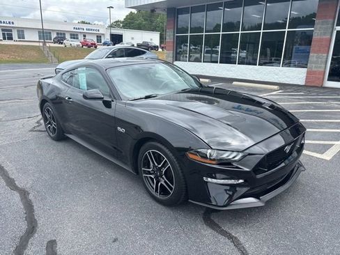 Used 2018 Ford Mustang GT RWD image 6