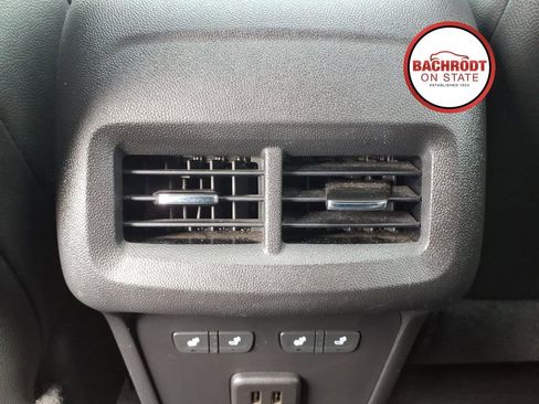 Used 2023 Chevrolet Equinox Premier AWD/4WD image 31