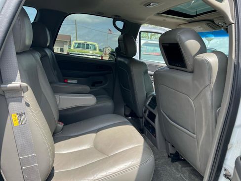 Used 2003 GMC Yukon SLT w/ 1SD Preferred Equipment Group AWD/4WD image 19