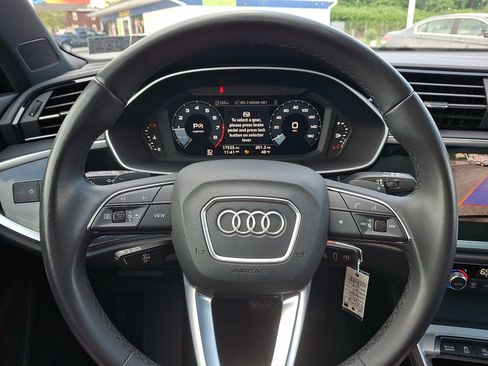 Used 2023 Audi Q3 2.0T Premium w/ 19" Wheel Package AWD/4WD image 19