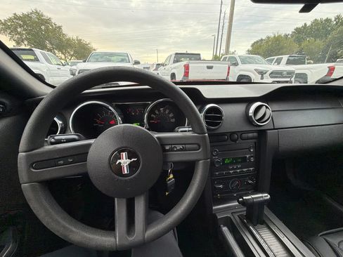 Used 2008 Ford Mustang Premium RWD image 7