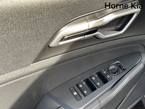 New 2026 Kia Sportage S image 8