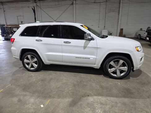 Used 2014 Jeep Grand Cherokee Overland AWD/4WD image 17
