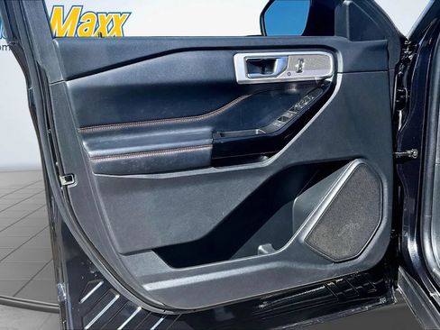 Used 2022 Ford Explorer ST-Line AWD/4WD image 26
