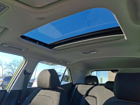 Used 2022 Hyundai Venue SEL image 14