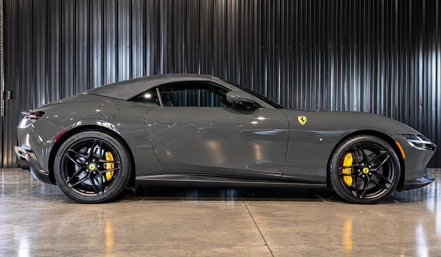 Used 2026 Ferrari Roma Spider RWD image 3