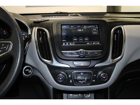 Used 2019 Chevrolet Equinox LS image 32