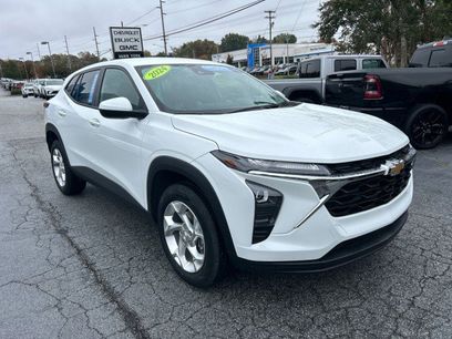 Used 2024 Chevrolet Trax LS w/ LS Convenience Package