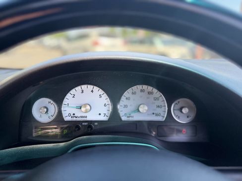 Used 2005 Ford Thunderbird RWD image 15