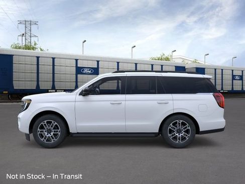 New 2026 Ford Expedition Active RWD image 3
