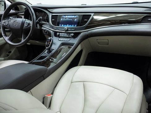 Used 2017 Nissan Titan Platinum Reserve image 25