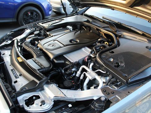 Used 2017 Mercedes-Benz E 300 image 38